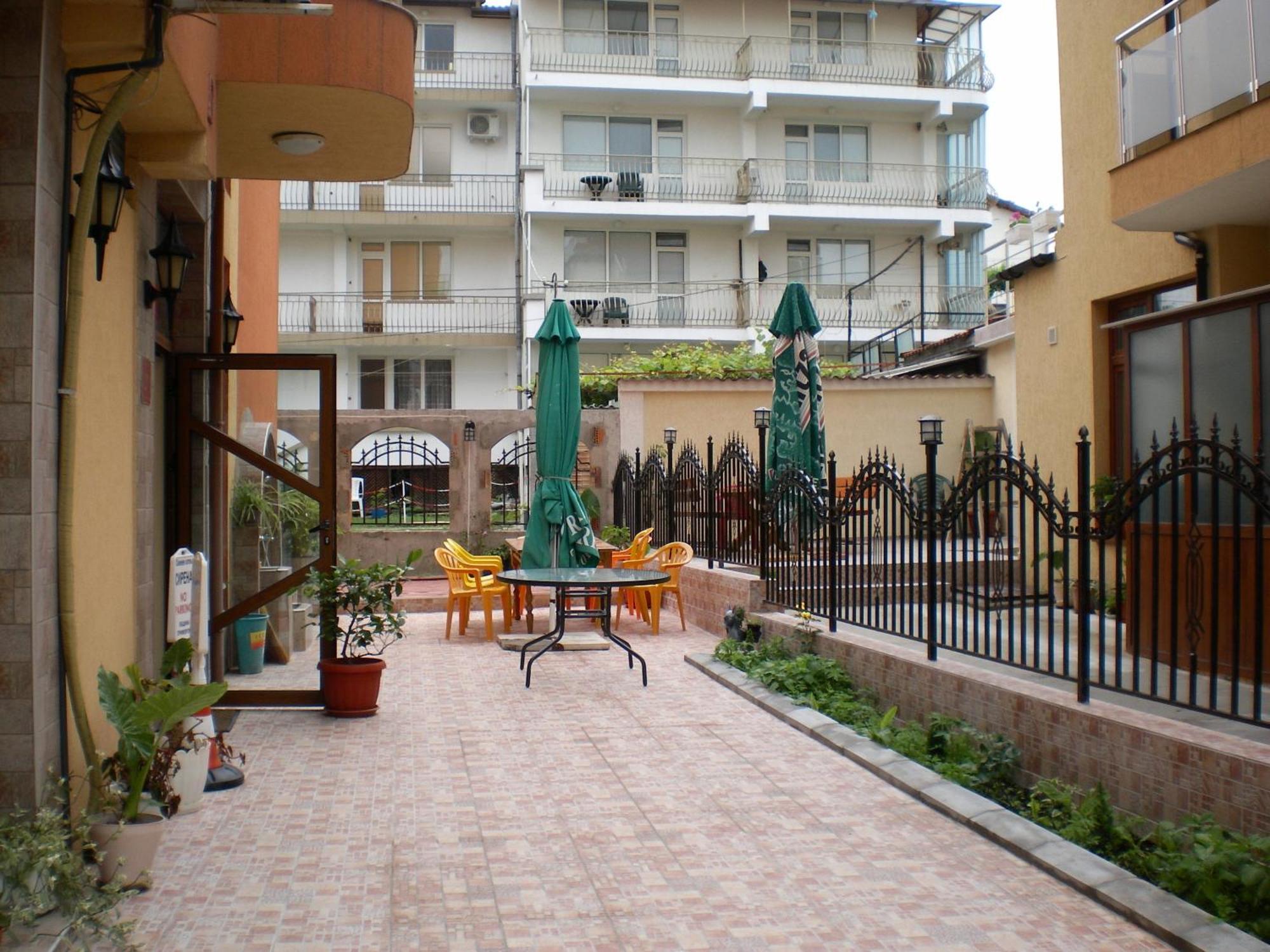 Hotel Sirena Primorsko Dış mekan fotoğraf