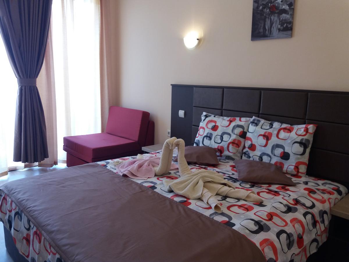 Hotel Sirena Primorsko Dış mekan fotoğraf